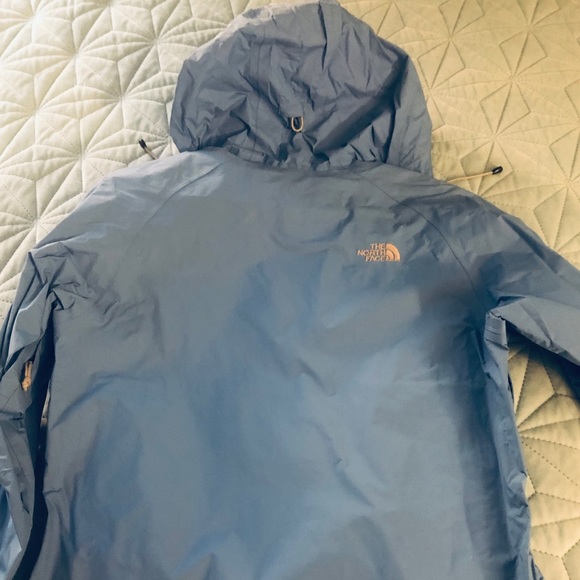 North face rain jacket - Picture 4 of 7
